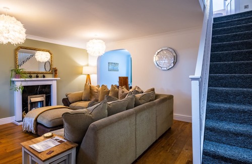 Cherry Hinton House | Spacious 4-br Cambridge House, Free Parking