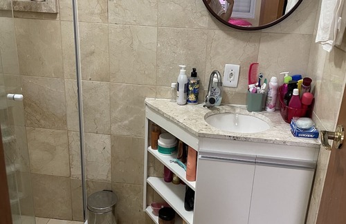 Frade Apartment | Apartamento Mobiliado à 50 Metros da Praia, Estacionamento Grátis e Piscina