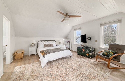 Bloomfield House | Green Leaves - Family Getaway in PEC