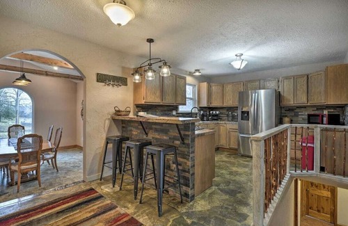 Hardy House | COUNTRY HOME ON 5 ACRES WITH A CREEK AND CLOSE TO THE SPRING RIVER