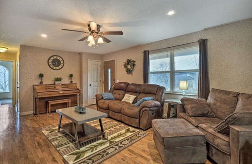 Hardy House | COUNTRY HOME ON 5 ACRES WITH A CREEK AND CLOSE TO THE SPRING RIVER