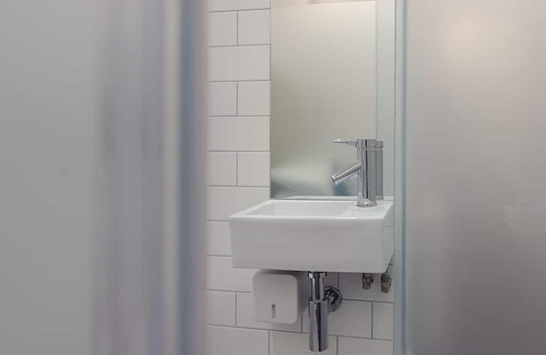 Campden Apartment | Tiny Kensington Studio, 5 mins to Kensington Palace & 10 mins to Portobello Rd