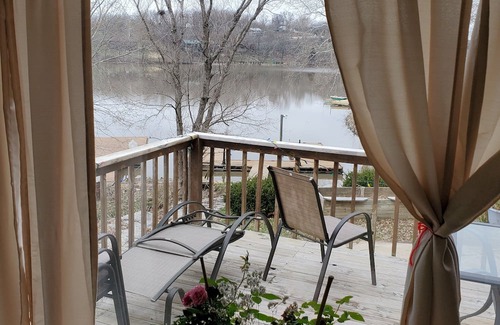 Crystal Lakes House | Quite private lake front property