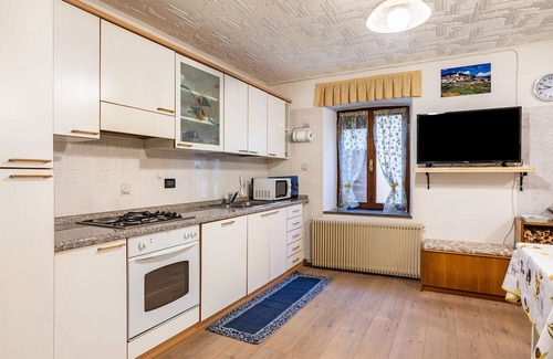Segonzano House | Apartment In A Hotel 'Valentina Val Di Cembra' with Mountain View, Balcony and Wi-Fi