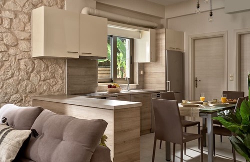 Vlicho Villa | Villa 'Avesta Private Villas - Niovi' with Sea View, Private Pool and Air Conditioning