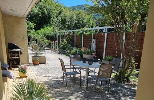 Saint-Laurent-du-Pape House | Échappée Belle en Ardèche : Maison de Charme Avec Piscine Couverte et Loisirs
