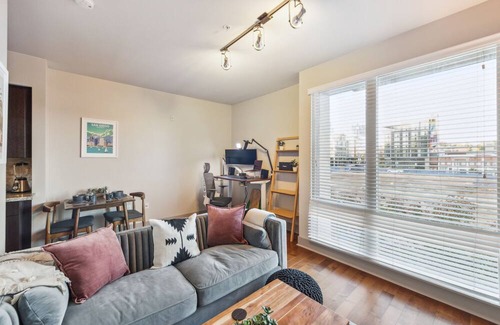 East Village Apartment | East Village 1 BR w/ Office by Anyplace - 11592