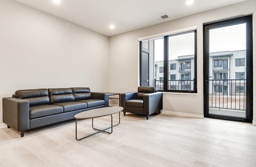 Bloomington Apartment | New-Build Bloomington Apartment ~ 3 Mi to Downtown