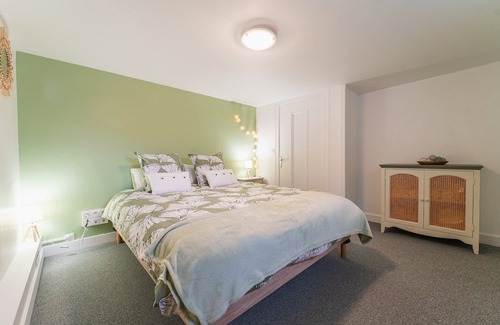 Chasseneuil-du-Poitou Apartment | Le Gué Sourdeau: 150m² 5 min from Futuroscope