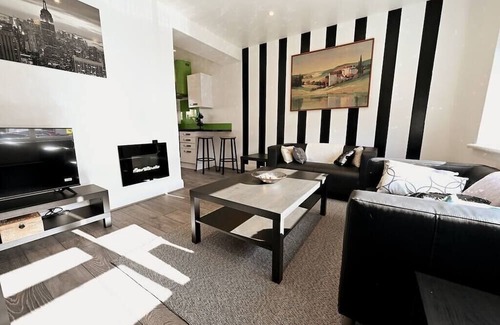 Abbey Wood House | Vibrant 3BD home with great links to the city