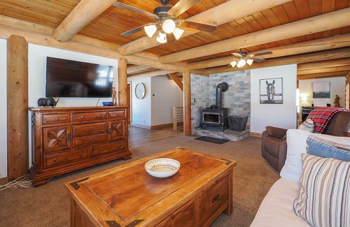 Coalville Cabin | Log home 5-bedroom 4-bath 15 min from Park City