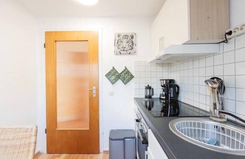 Duisburg Mitte Apartment | · 3-zimmer-wohnung: Zentral & Geräumig Duisburg ·