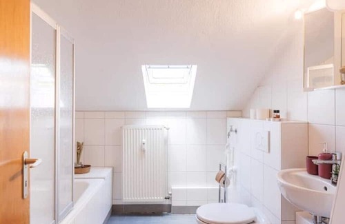 Duisburg Mitte Apartment | · 3-zimmer-wohnung: Zentral & Geräumig Duisburg ·