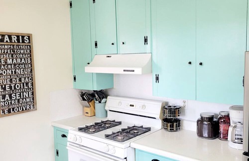 Fallon Cottage | The Azure Cozy Cottage Retreat