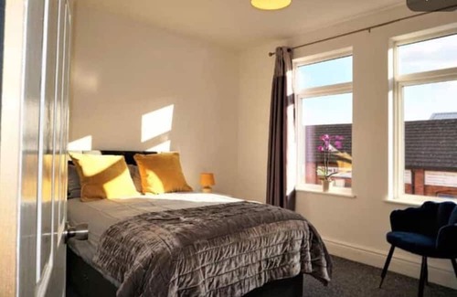 Kettering House | 5 Bed town house in Kettering town centre