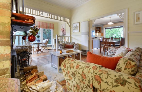 Drysdale House | 'Willow Cottage' Serene Stay in the Heart of Town