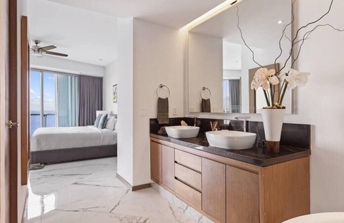 Zona Hotelera Apartment | Beachfront Paradise with Breathtaking Ocean views!