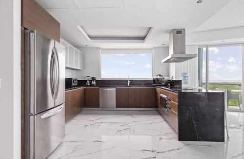 Zona Hotelera Apartment | Beachfront Paradise with Breathtaking Ocean views!