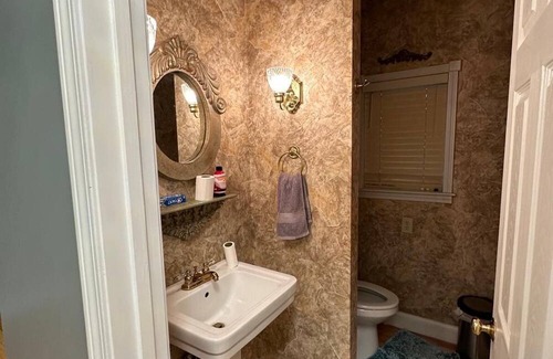 Jefferson House | Spacious estate comfortable for a dozen guests on 10 acres in Jefferson NC.