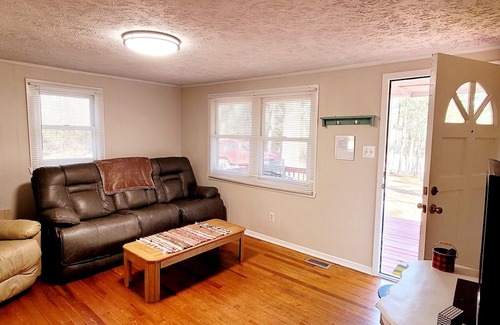 Cameron Cottage | Whistling Pines Cottage