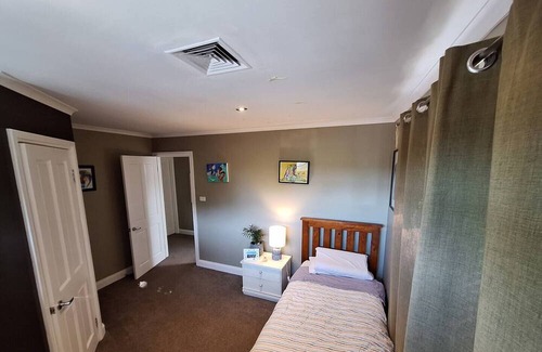 Highton House | 4BD House - Available late March to early July Only 6 km to Geelong City Centre