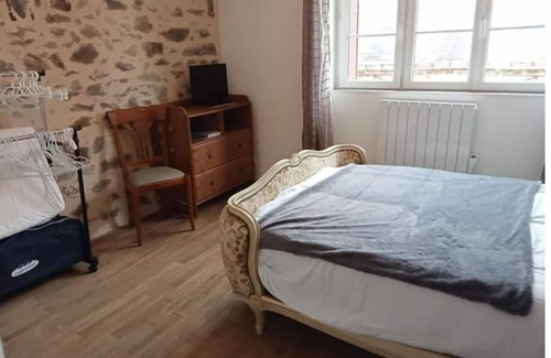 Saint-Leonard-des-Bois House | Gîte Entier Plein Centre de St Léo, 2 ch, 4 Pers