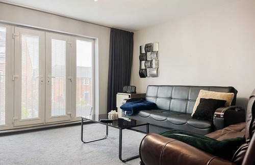 Ilkeston Cottage | A great location and a generous in size property for family and friends to enjoy together.