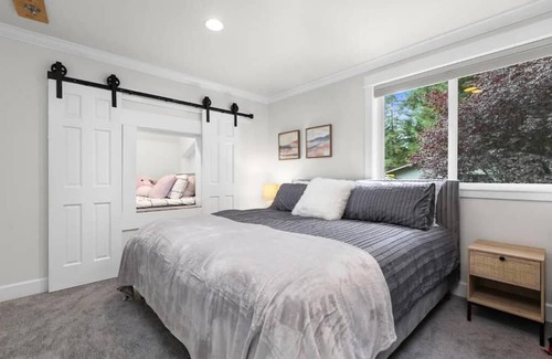 Bothell House | Open & Spacious Traditional Home