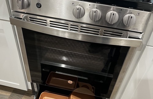 Modesto House | New construction, central location, book for multiple nights, weeks or months!