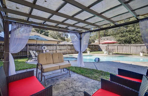 Klein Cottage | Spacious Spring Retreat w/ Heated Pool & Spa!