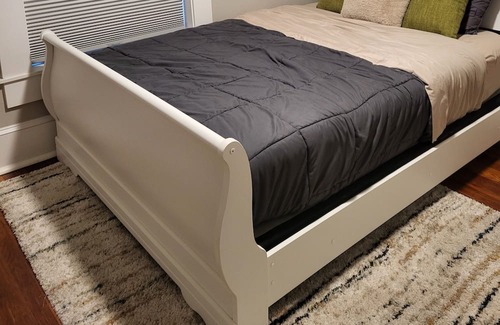 Richmond Apartment | Recently remodeled Apartment central location