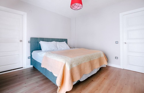 Pendik Apartment | Bright Flat, 9 Min to IstMarina