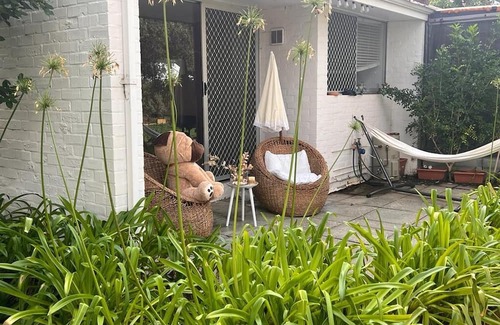 Maylands Apartment | Entire Apartment next to Lake and Swan River - Green Oasis near the City