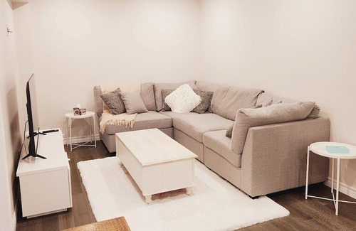 Orillia Apartment | Bright, Spacious, 1 Bdrm Lower Level Suite Minutes to Ski Hills & Starbucks!