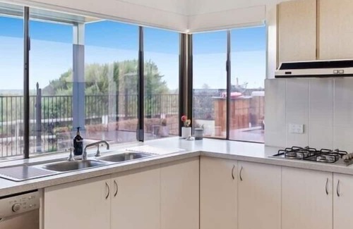 Silver Sands House | Quamby on the Beach. Oceanfront, 4 bed Townhouse 2.