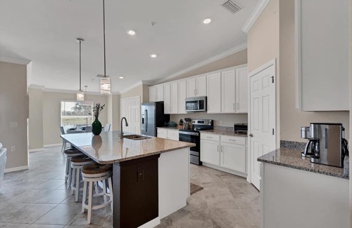 Punta Gorda Condo | 🥇 Lovely 2bd condo with lanai overlooking golf course (CH1060)