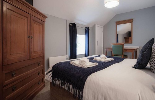 Llanddowror House | Fletcher Coach House - 3 Bedroom Cottage - Pendine