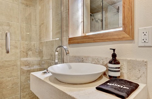 Kerr Gulch Apartment | Luxury Mountain Retreat near the lake & downtown!