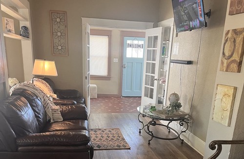 Holly Hill Cottage | Marvelous!! In front of the river, beautiful sunrises, 5 minutes Daytona Beach