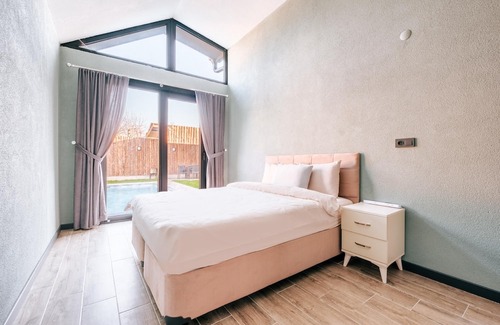 Sapanca House | Private Bungalow Villa w Pool, Garden in Sapanca
