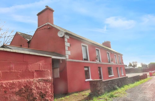 Skibbereen House | Homerez - House in Skibbereen, Bar included