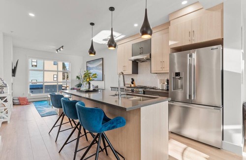 Chilliwack Proper Village West House | Chilliwack Gem 3BR, Studio Bliss