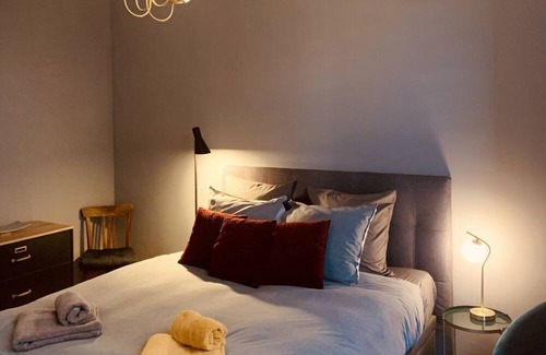 Gares Apartment | Suite with private bathroom