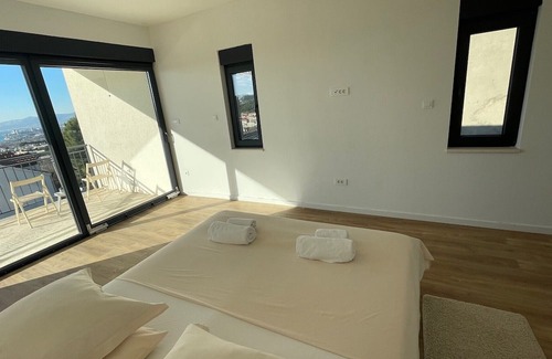 Mravince Villa | Luxury modern villa with panoramic view of Split and adriatic sea.