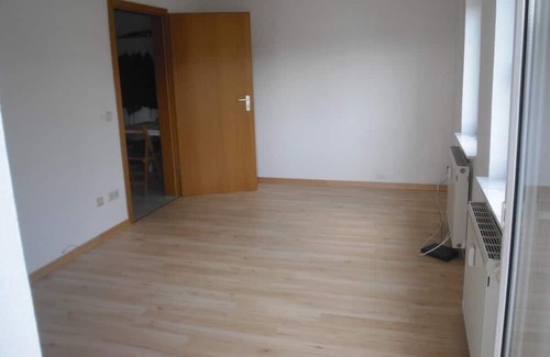 Universitat Apartment | Schöne, helle 2-Zimmer Wohnung mit Balkon und TG-Stellplatz in Tübingen