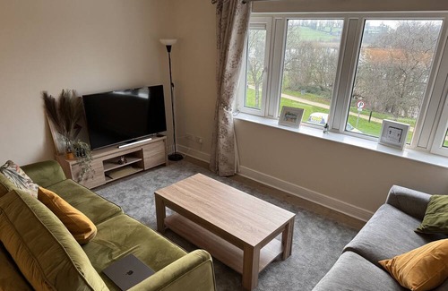 Cortober Apartment | Cozy Apartment w/ Shannon View. 2 mins From Town Center