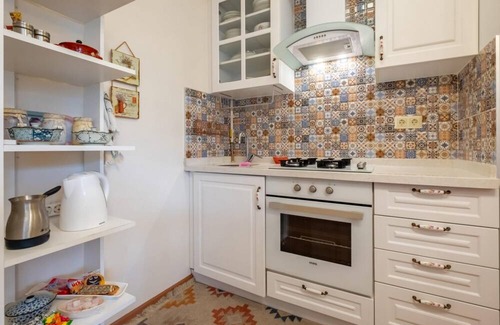 Harbiye Apartment | Pleasant Flat with Central Location in Sisli