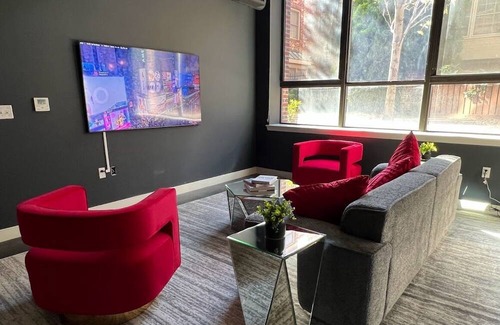 Ballston Apartment | Modern City Lights 6 Bds