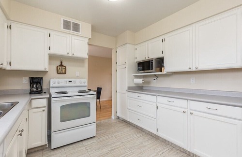 Sardis House | Tranquil Oasis: Relax & Recharge