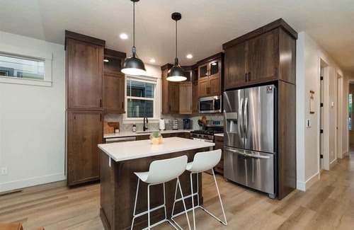 Southeast Boise House | New Modern Home Close to Downtown, Bronco Stadium & Greenbelt!
